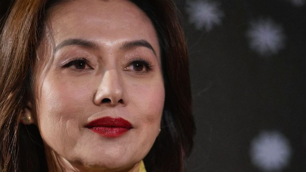 明星甜蜜互动背后咱们就来聊聊这些双向奔赴的爱情故事，乐吃瓜酱双向带你追踪明星爱情与吃瓜娱乐小小堂下载苹果的欢乐时光